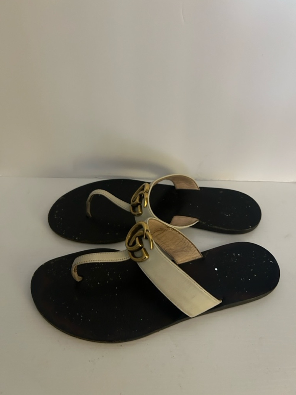 Gucci Cream Leather Thong Sandals with Gold Double G size 8 EU 38 - Picture 4 of 7